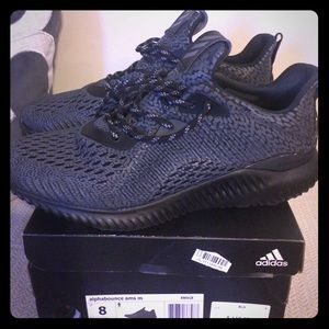 NEW IN BOX! Men’s Adidas Alpha Bounce